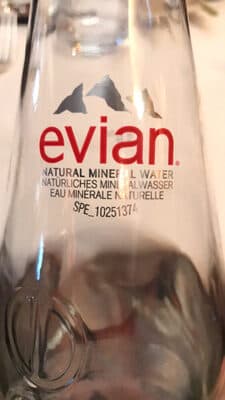 Água Mineral Natural Evian Vidro