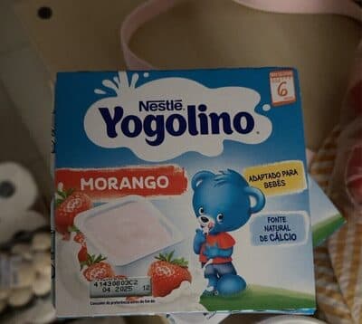Sobremesa Láctea Nestlé Yogolino Morango