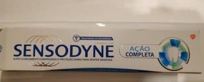 Pasta de Dentes Ação Completa Sensodyne