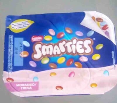 Iogurte Nestlé Smarties Morango
