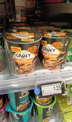 Noodles Maggi Saucy Chicken Sesame Cup
